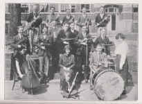 1925 Logan Orchestra.jpg (479381 bytes)